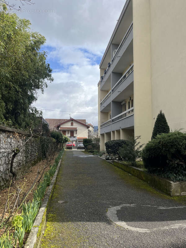 Appartement à SAINT-MARTIN-D'HERES