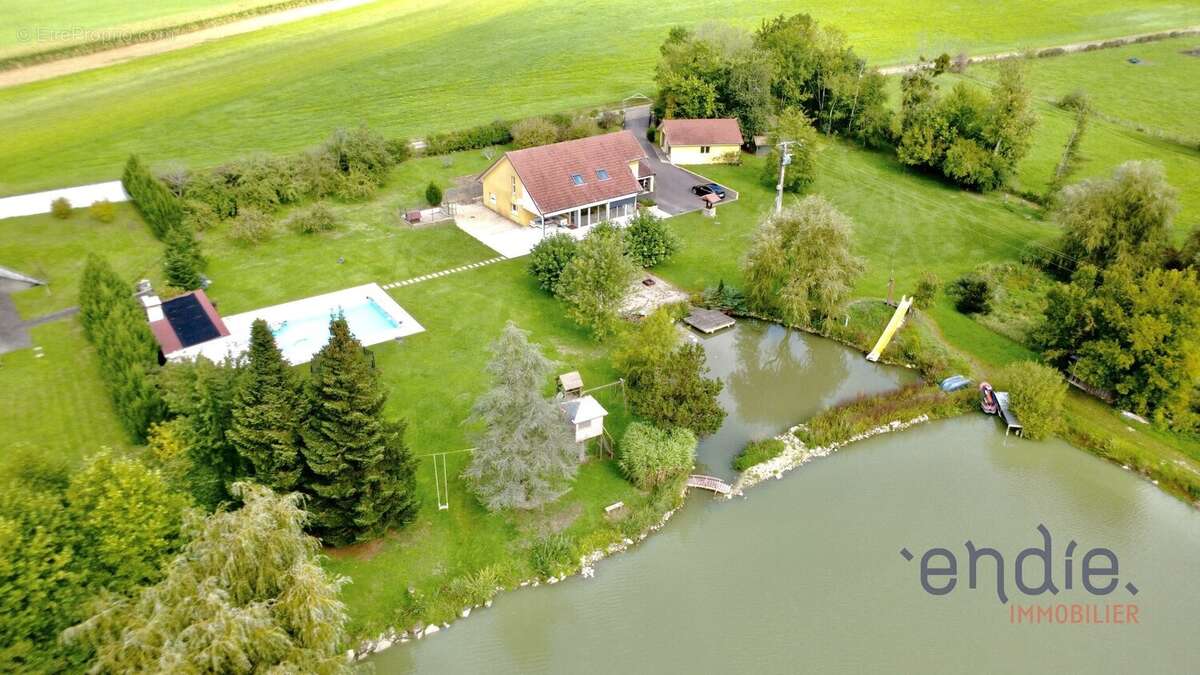 Exclusivité  maison 8 pièces avec piscine et étang à arpenans (70200) - photo 2
