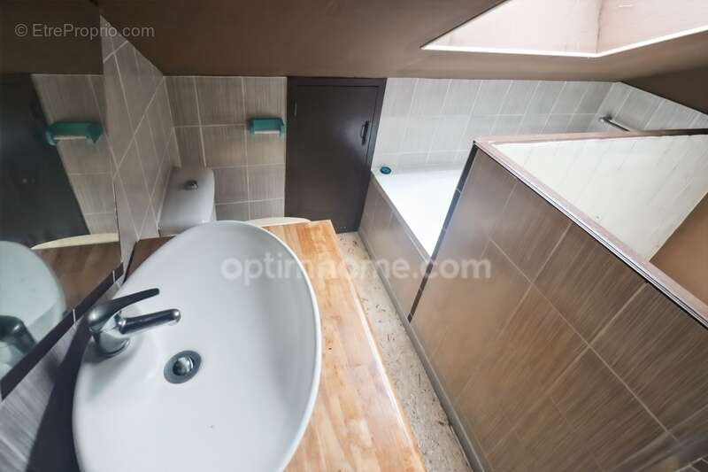 Maison à MAGNAC-LAVAL