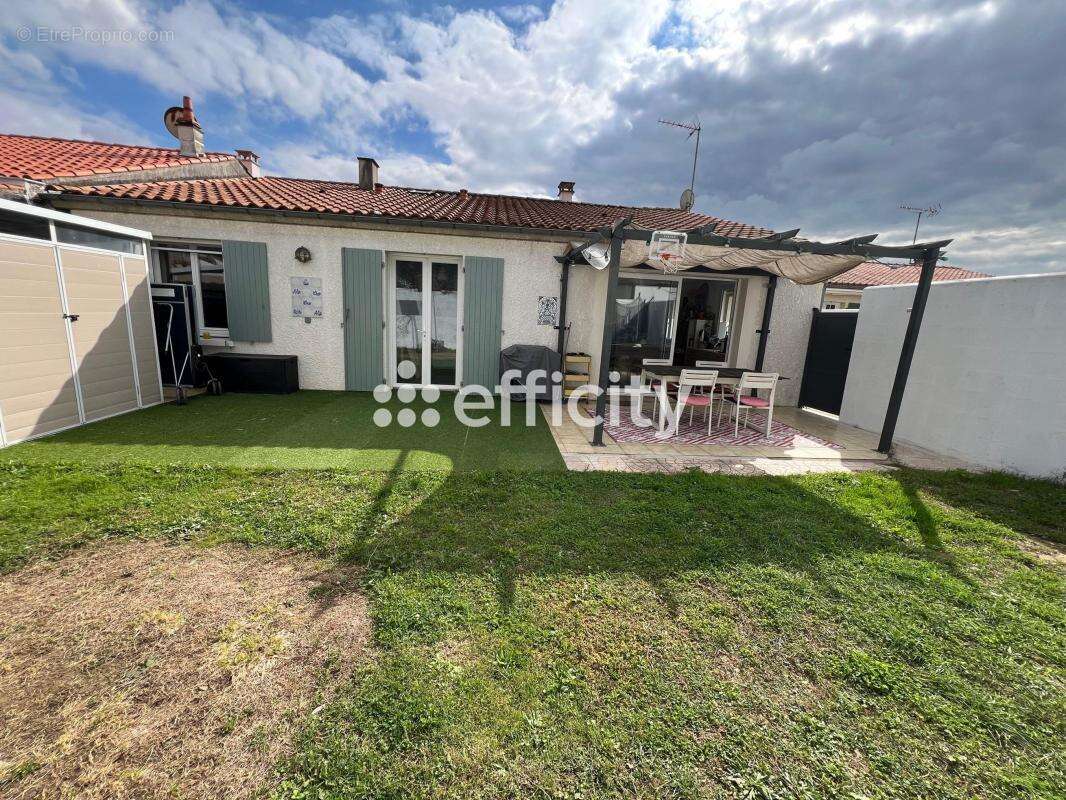 Maison à SAINT-XANDRE