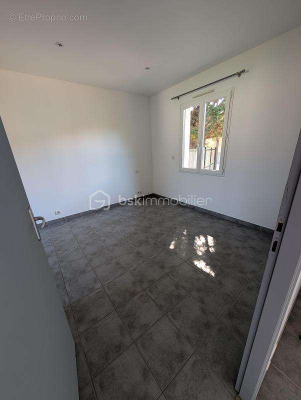 Maison contemporaine de 115 m² – 4 ch dont une suite parentale – Terrain 546 m² au calme - photo 6