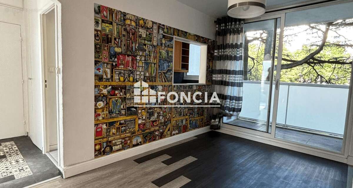 Appartement T5 de 67 m² avec balcon et vue dégagée, Box, Parking extérieur et Cave. Proximité toutes commodités - photo 4