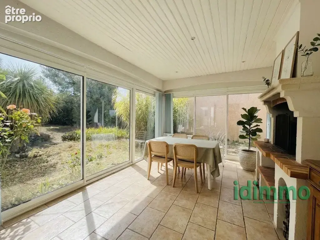 Superbe villa bourgeoise de style rethais de 180 m2 sur un terrain clos et arbore de 1122 m2. a 15 mn de la - photo 24