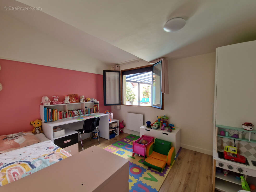 Maison à VIGNEUX-SUR-SEINE