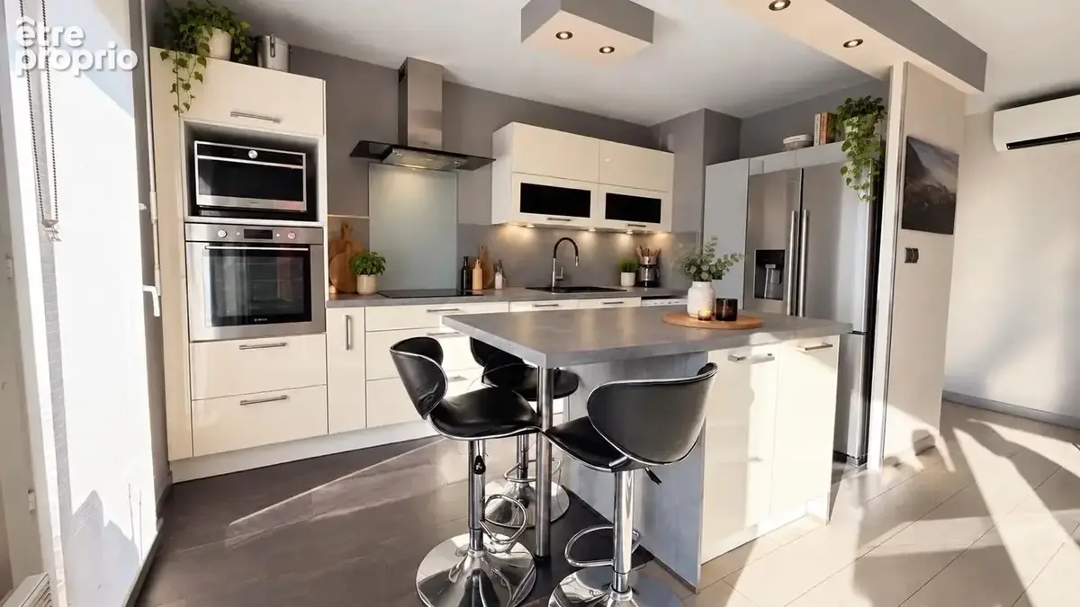 EXCLUSIVITÉ – Barrière de Paris - La Vache, T4 lumineux avec terrasse, balcon et 2 parkings - photo 4