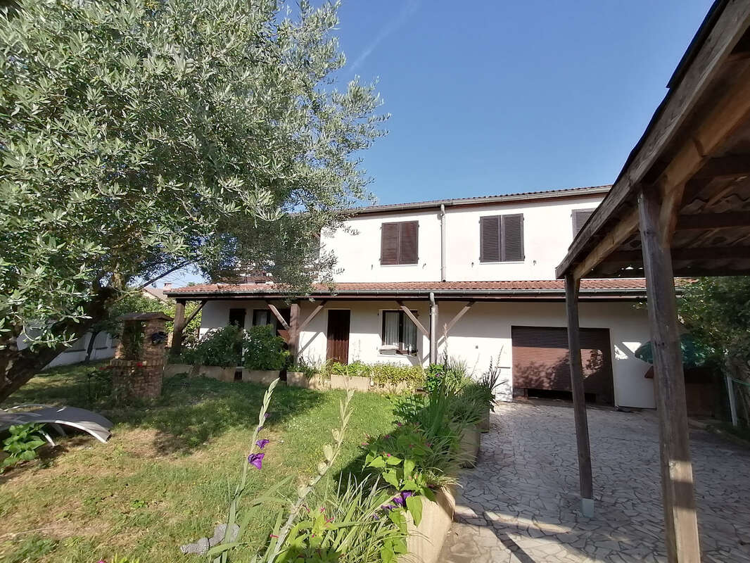 Genas, maison de 210 m2 habitable - photo 11