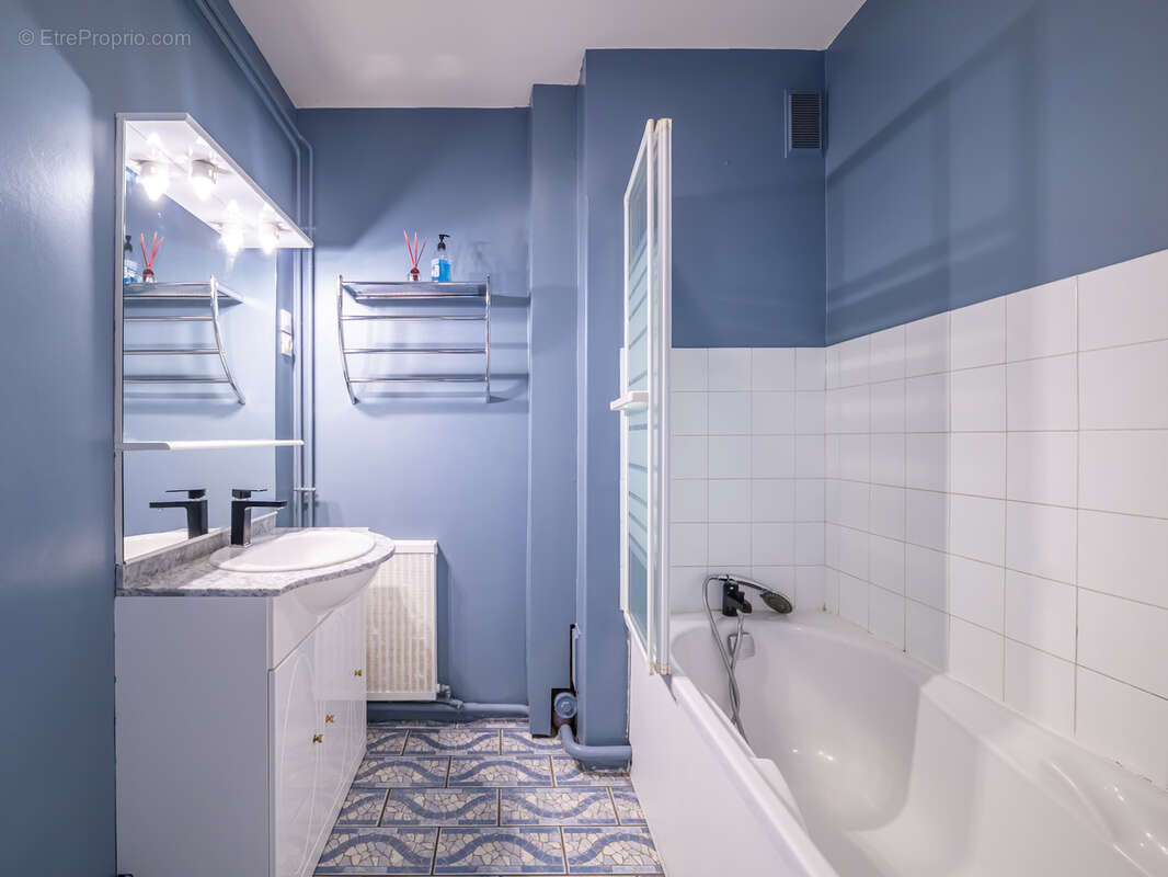 Appartement à COULAINES