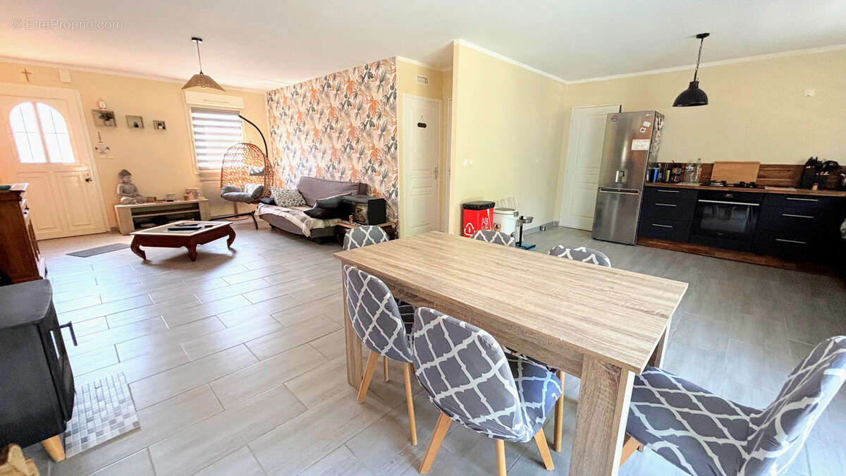 Maison à BRISSAC-QUINCE