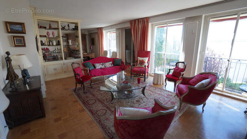 Appartement à ENGHIEN-LES-BAINS