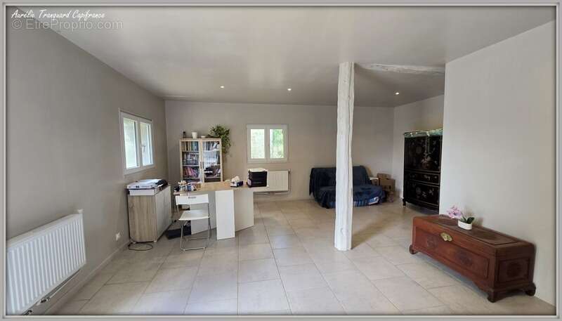 Maison FAMILIALE à vendre 8 pièces (226m²) à SAINT PIERRE DE JUILLERS (17) sur plus d'1 hectare de terrain avec HANGAR et DEPEND - photo 10