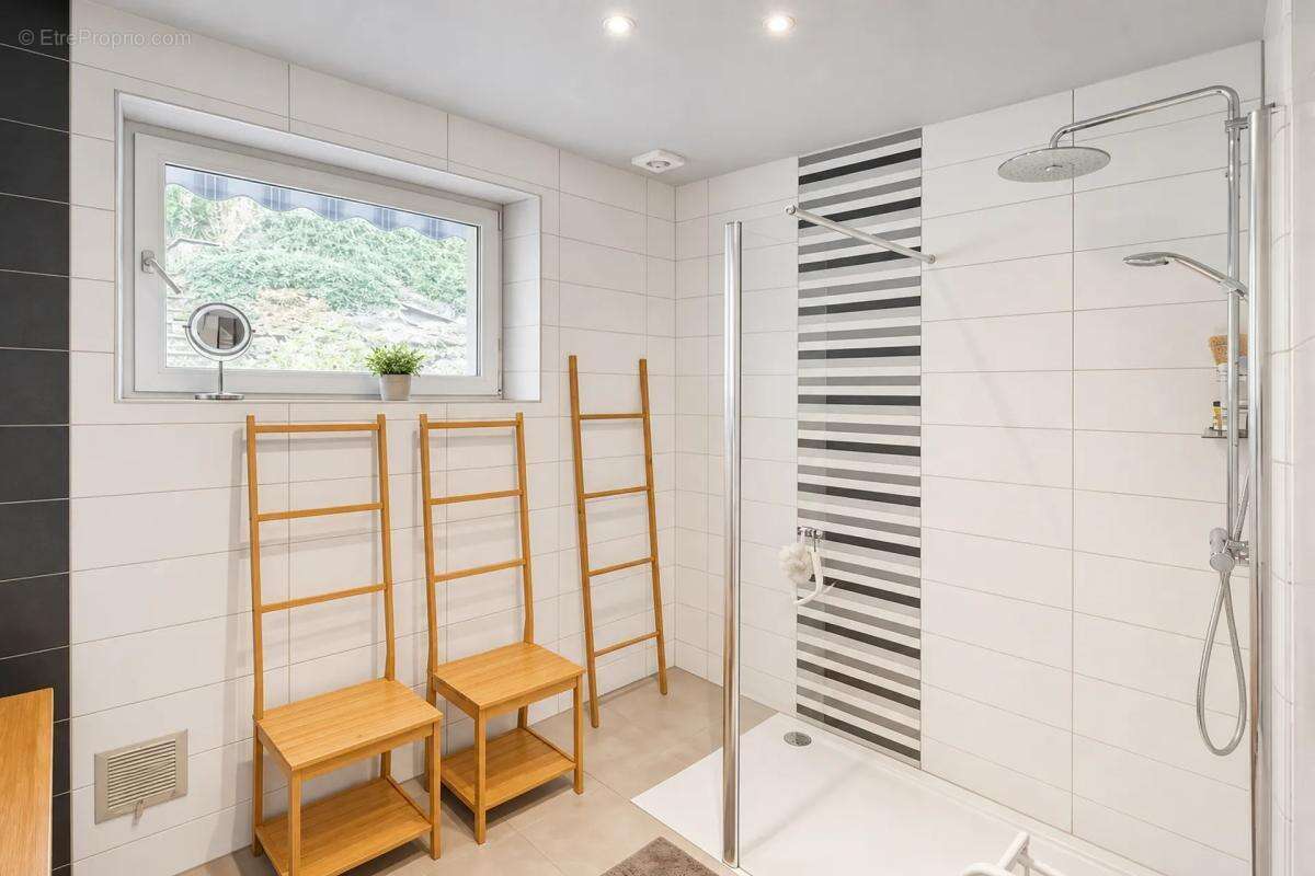 Maison de 6 pièces de 195 m² à Rosteig - photo 15
