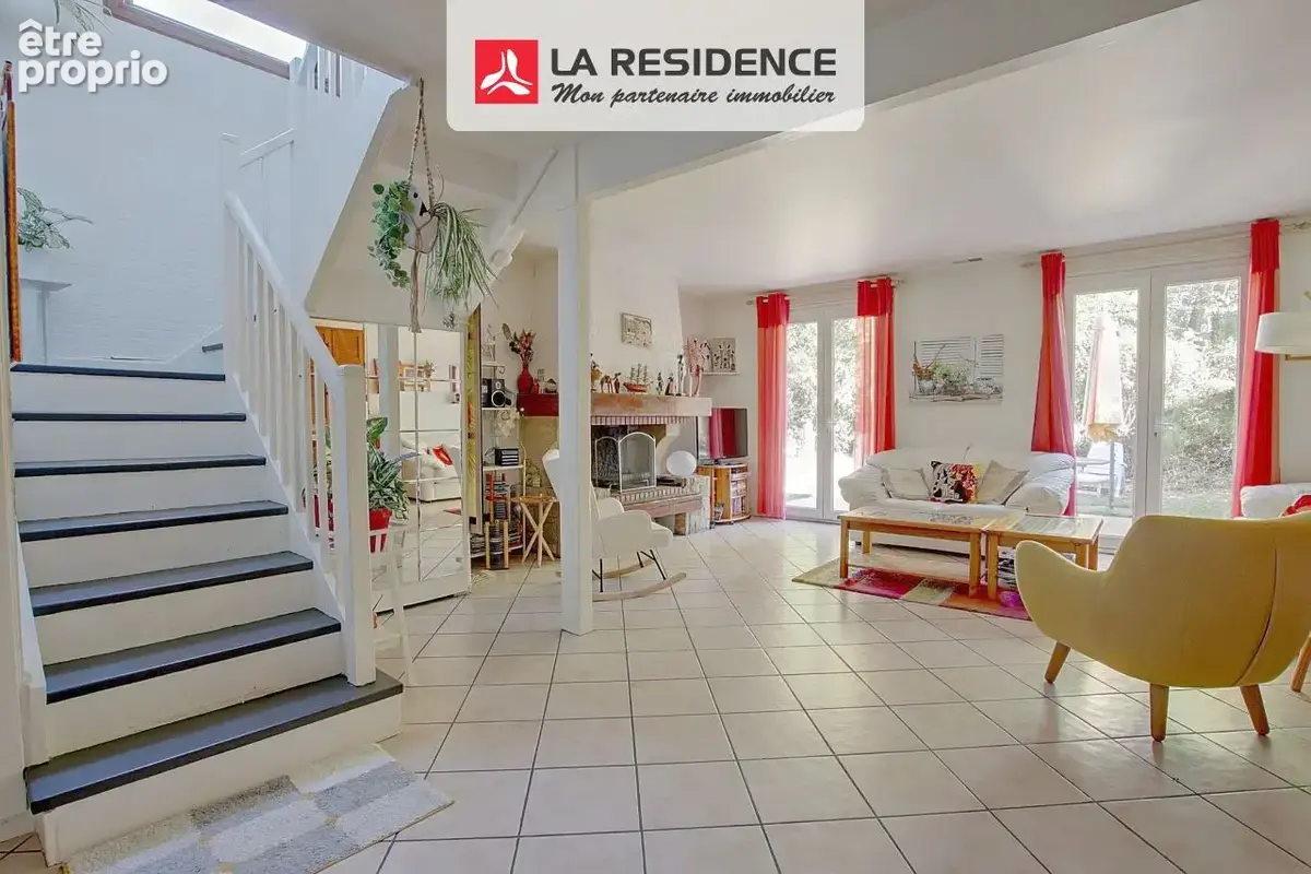 Maison 5 pièces 108 m² à vendre à Le Mesnil-Saint-Denis (78320) - photo 4