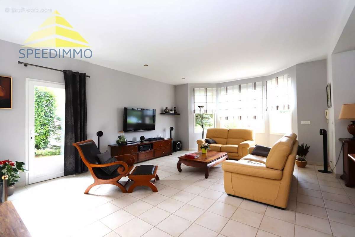 Maison à VILLECRESNES