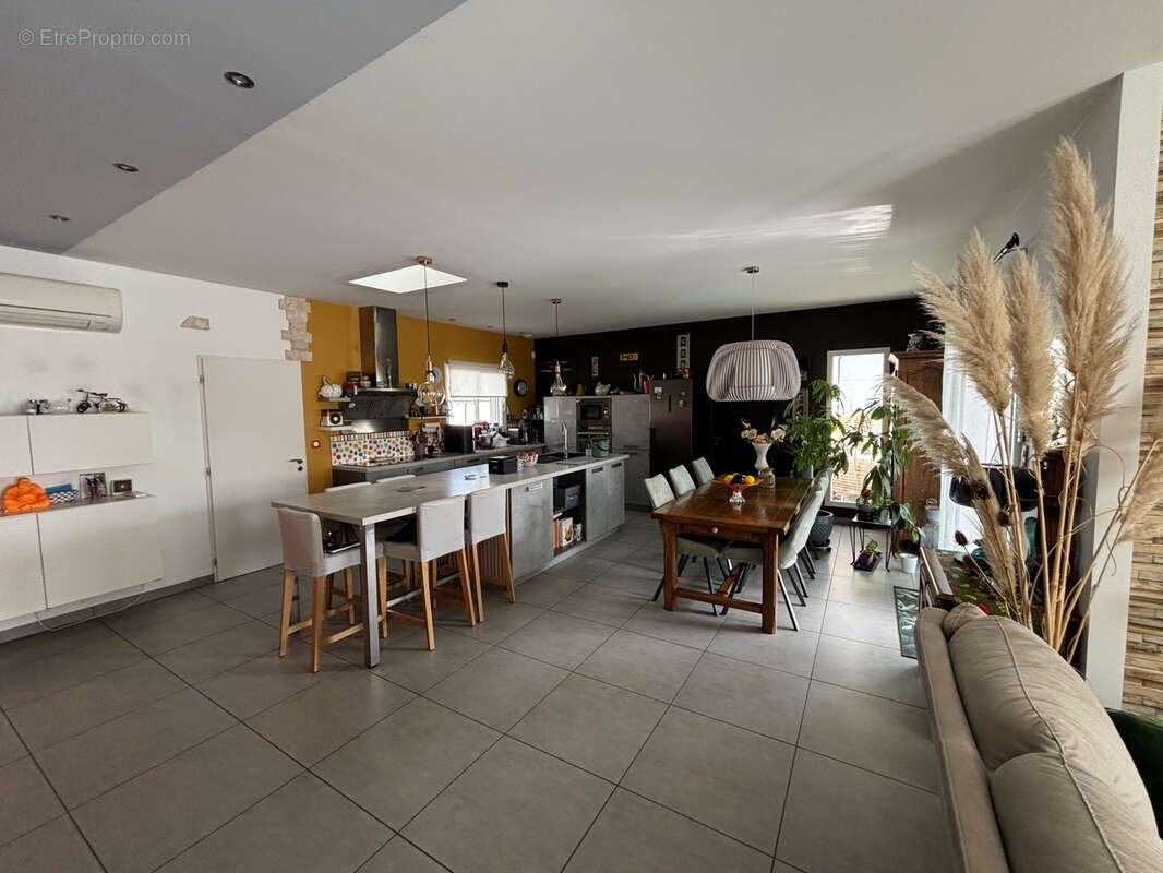 Maison à SAINT-MARCEL-LES-VALENCE