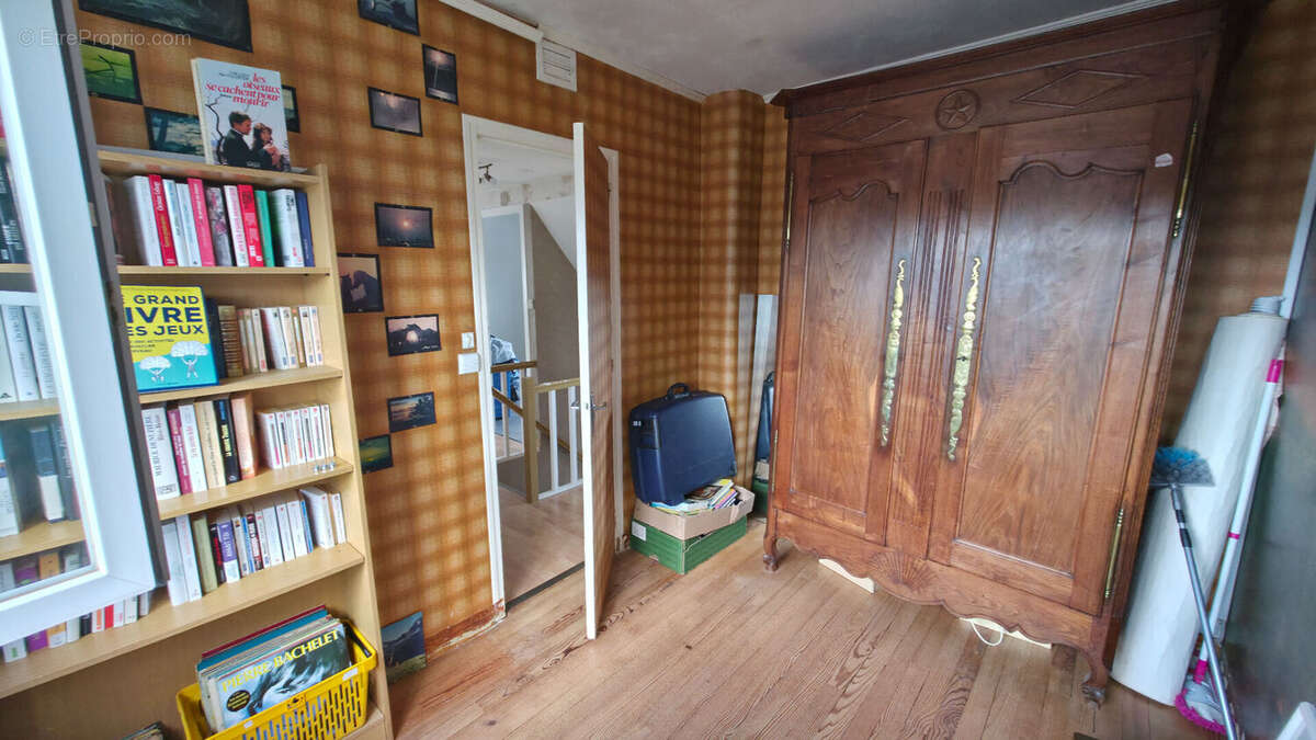 Maison à DONGES