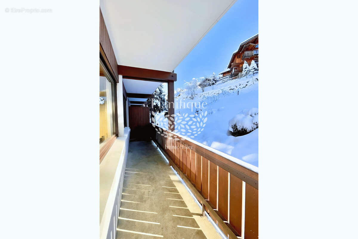 Un écrin alpin rénové avec goût, à deux pas du cœur de Megève. - photo 7