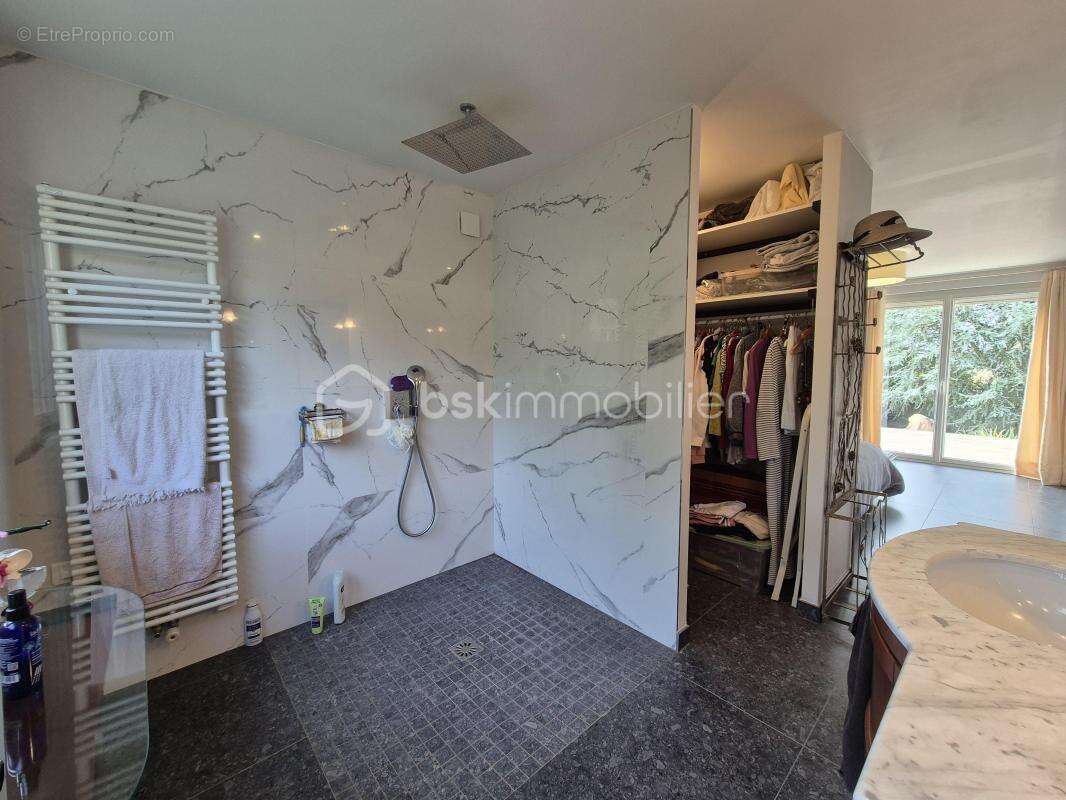 Maison à COURCOURONNES