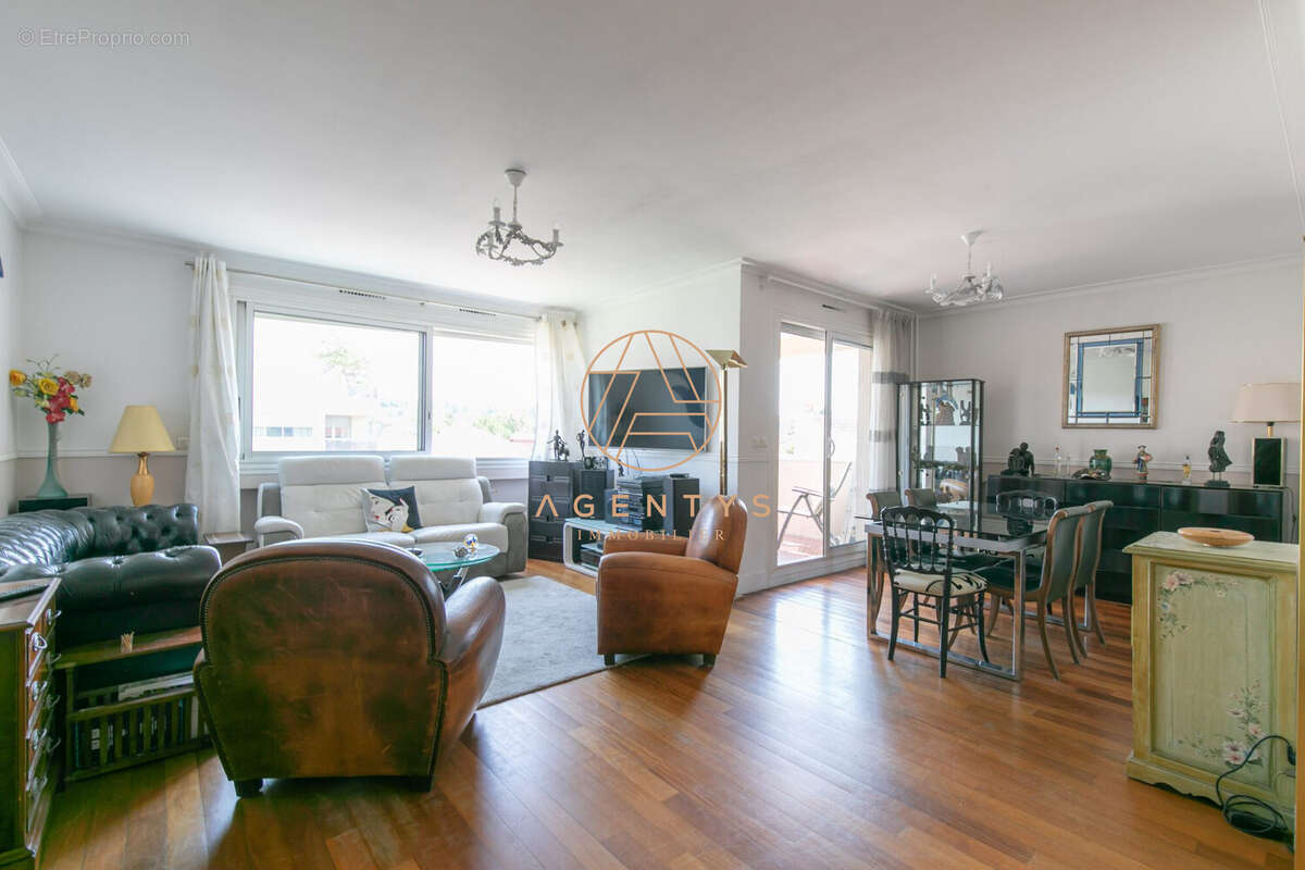 Appartement à SAINT-MAUR-DES-FOSSES