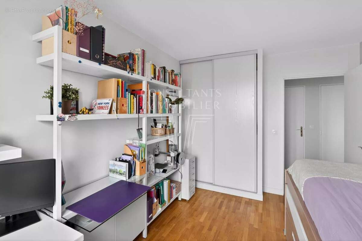 Appartement à COURBEVOIE