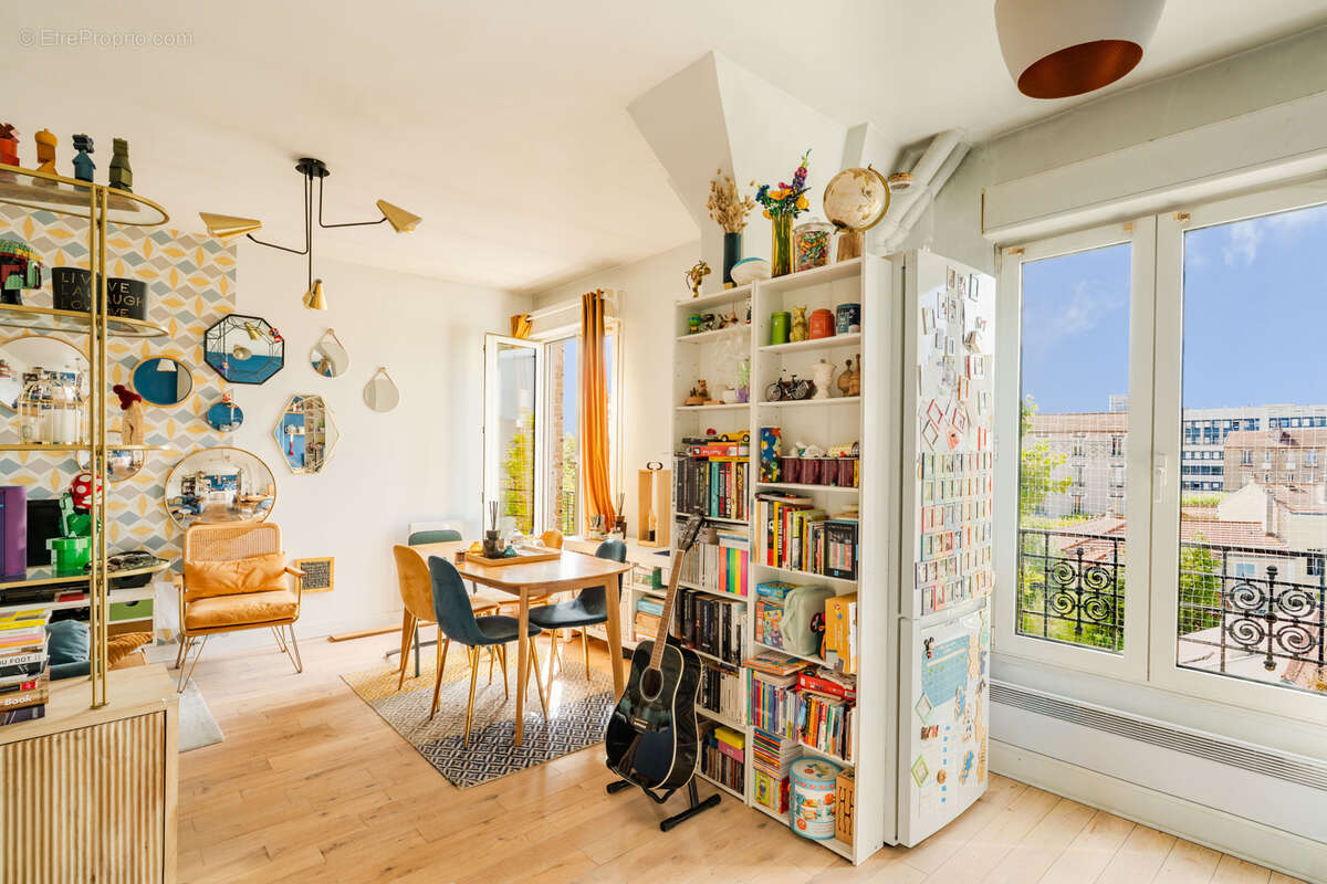 Appartement à LA GARENNE-COLOMBES