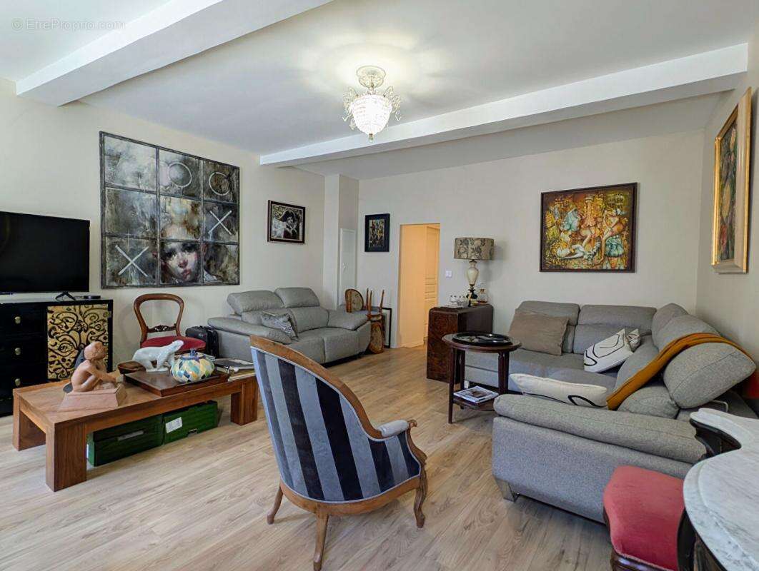 Appartement à CAZERES