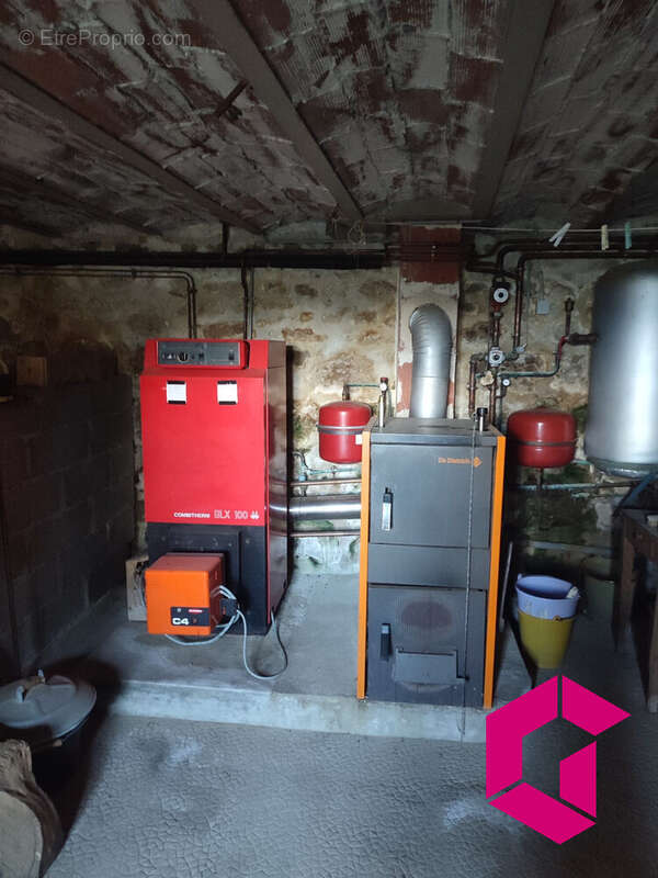 Maison à OLLIERGUES