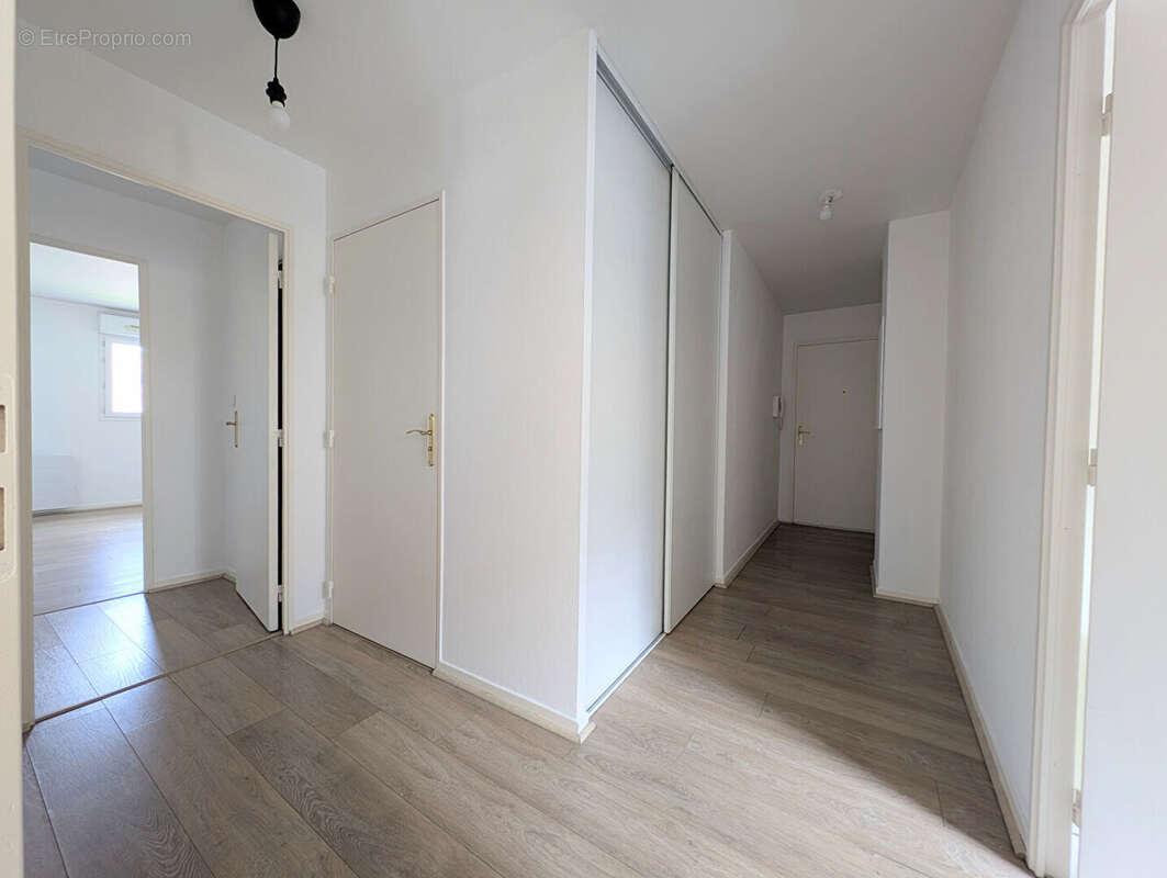 Appartement à SARTROUVILLE