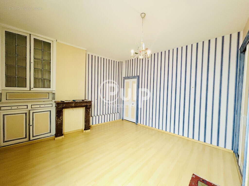 Maison à SIN-LE-NOBLE