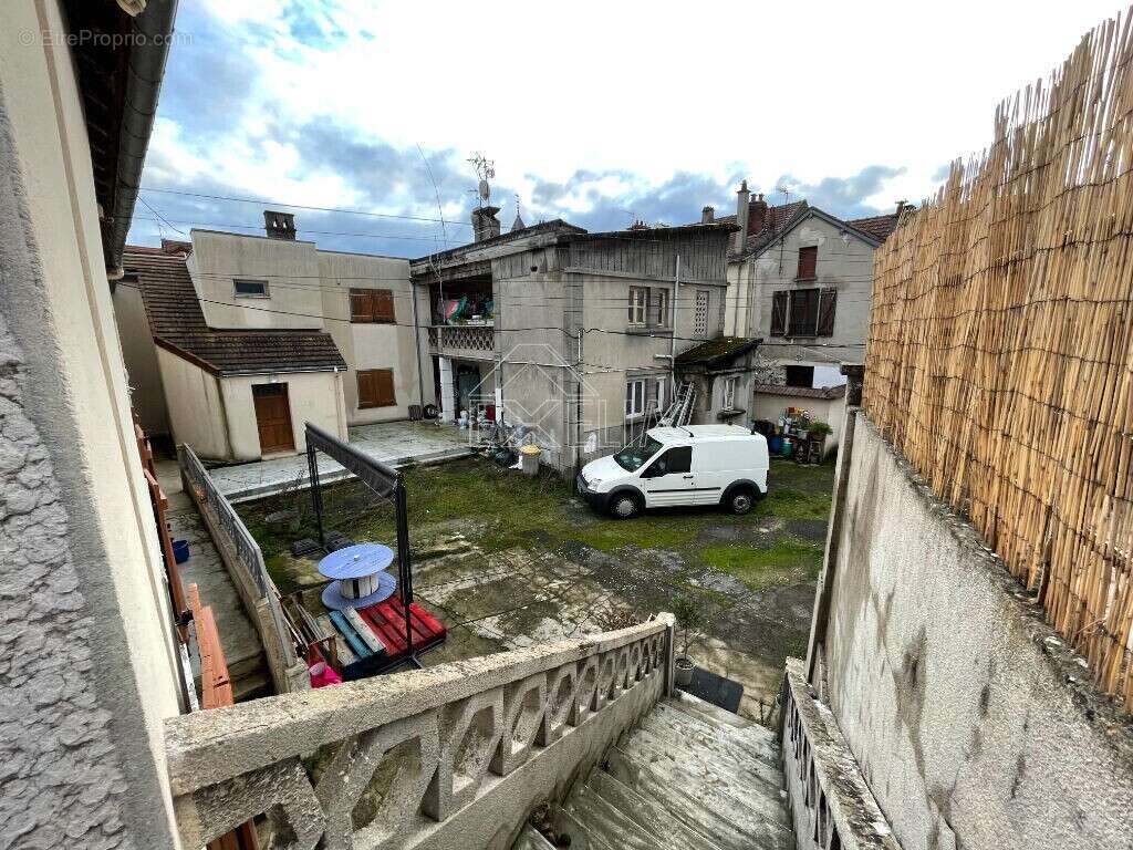 Maison à BONNIERES-SUR-SEINE