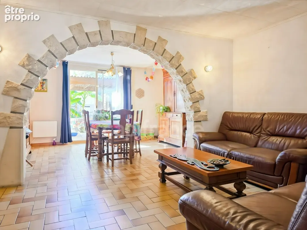 Maison à NOYEN-SUR-SARTHE