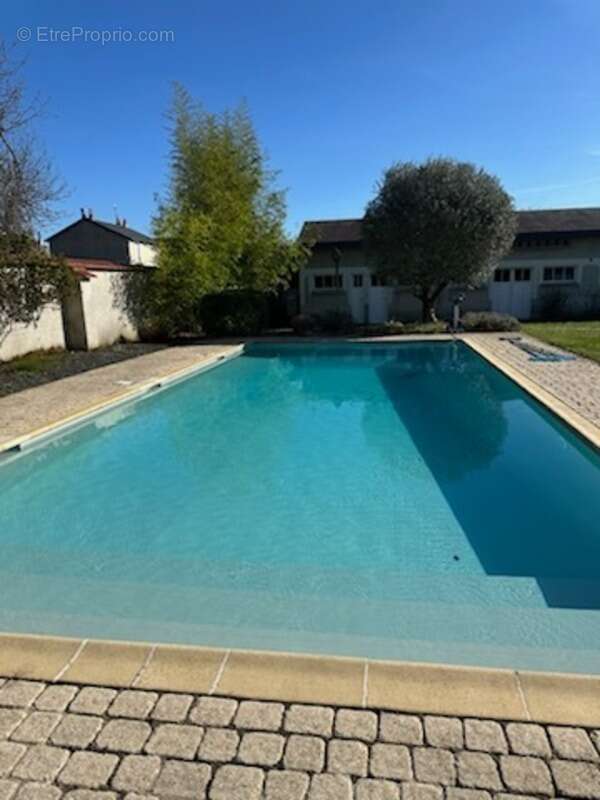 Maison à SAINT-CYR-SUR-LOIRE
