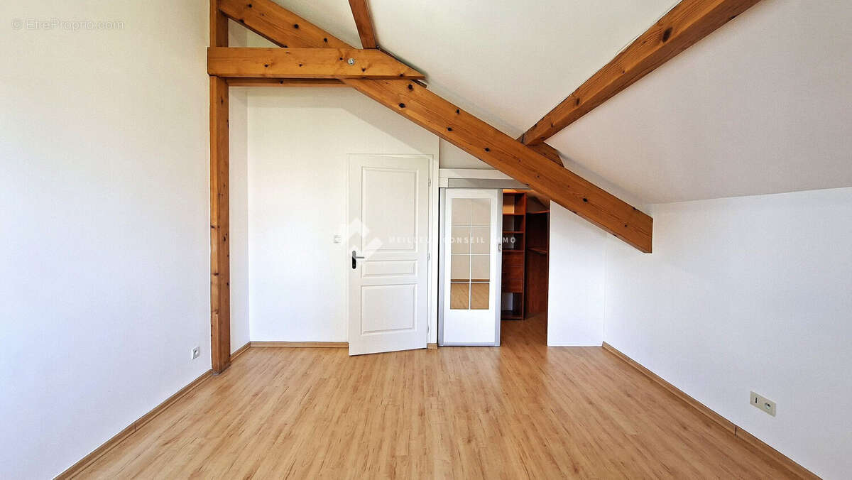 Maison à COLLONGES-SOUS-SALEVE