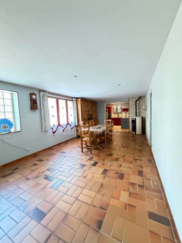 Investissement malin : habitation 117m², stockage et forte rentabilité - photo 4