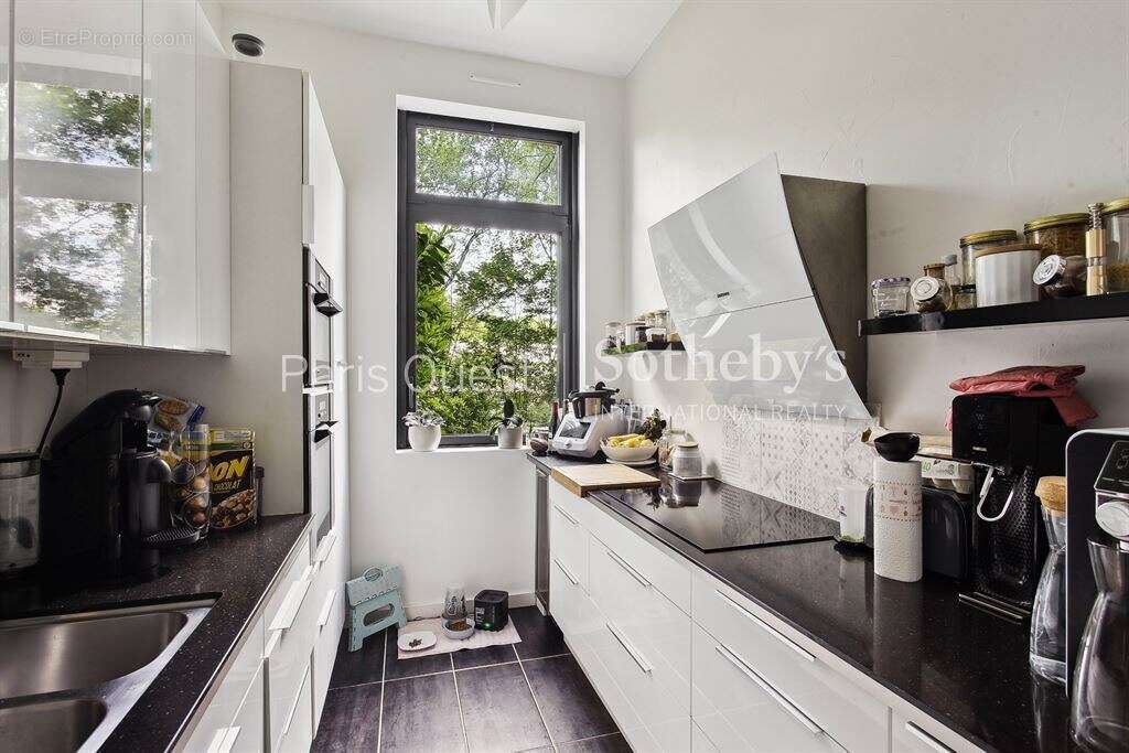 Appartement à LEVALLOIS-PERRET