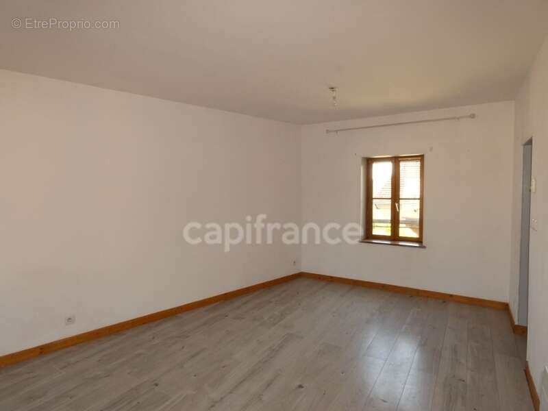 Appartement à PIERRE-DE-BRESSE