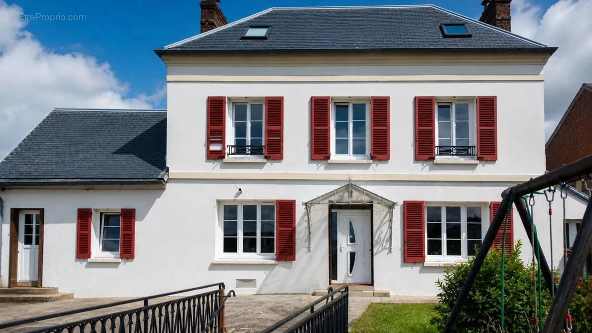Maison à FERRIERES-EN-BRAY