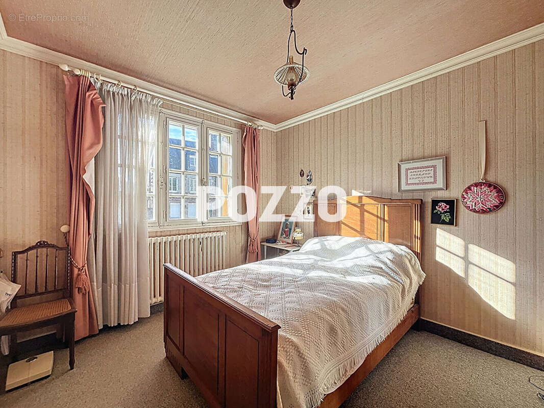 Maison à SAINT-HILAIRE-DU-HARCOUET