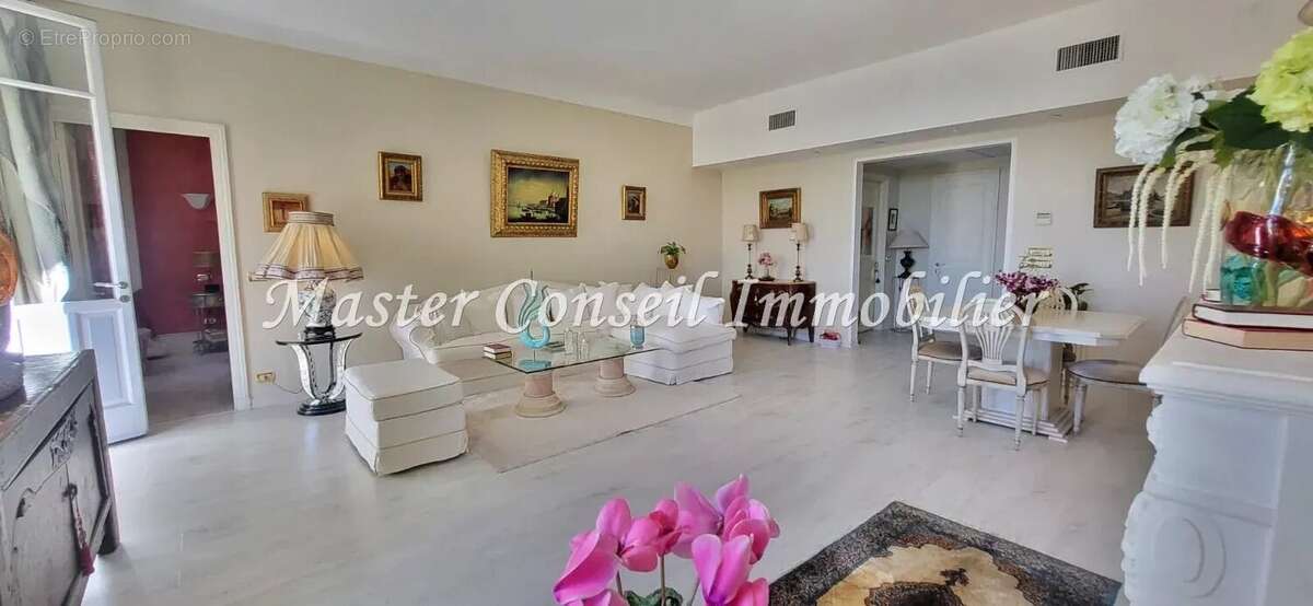 Appartement à LE CANNET