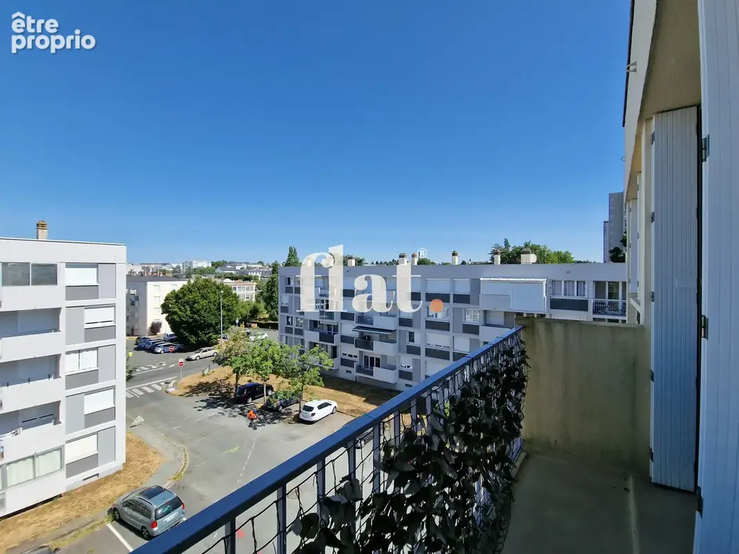 T3  2 chambres  dernier étage  cave  parking - photo 4