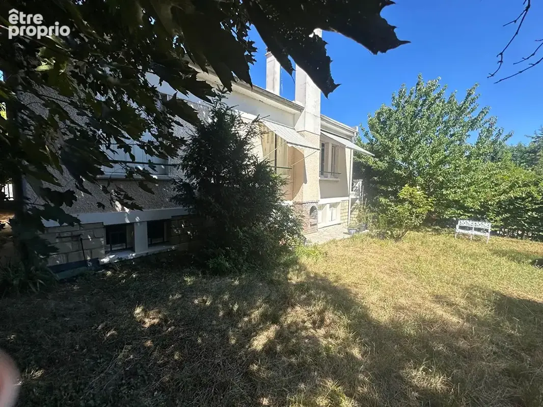 Maison à LE MESNIL-LE-ROI