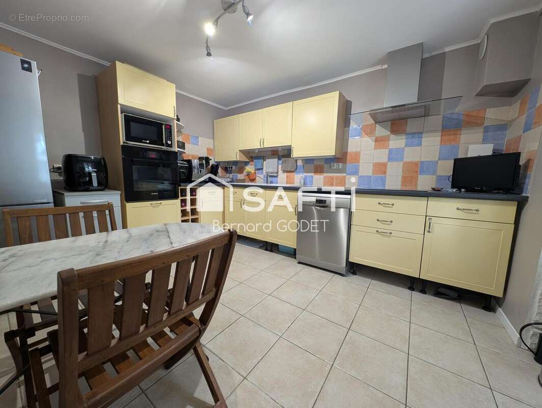 Maison 124 m² à Bioussac  - photo 3