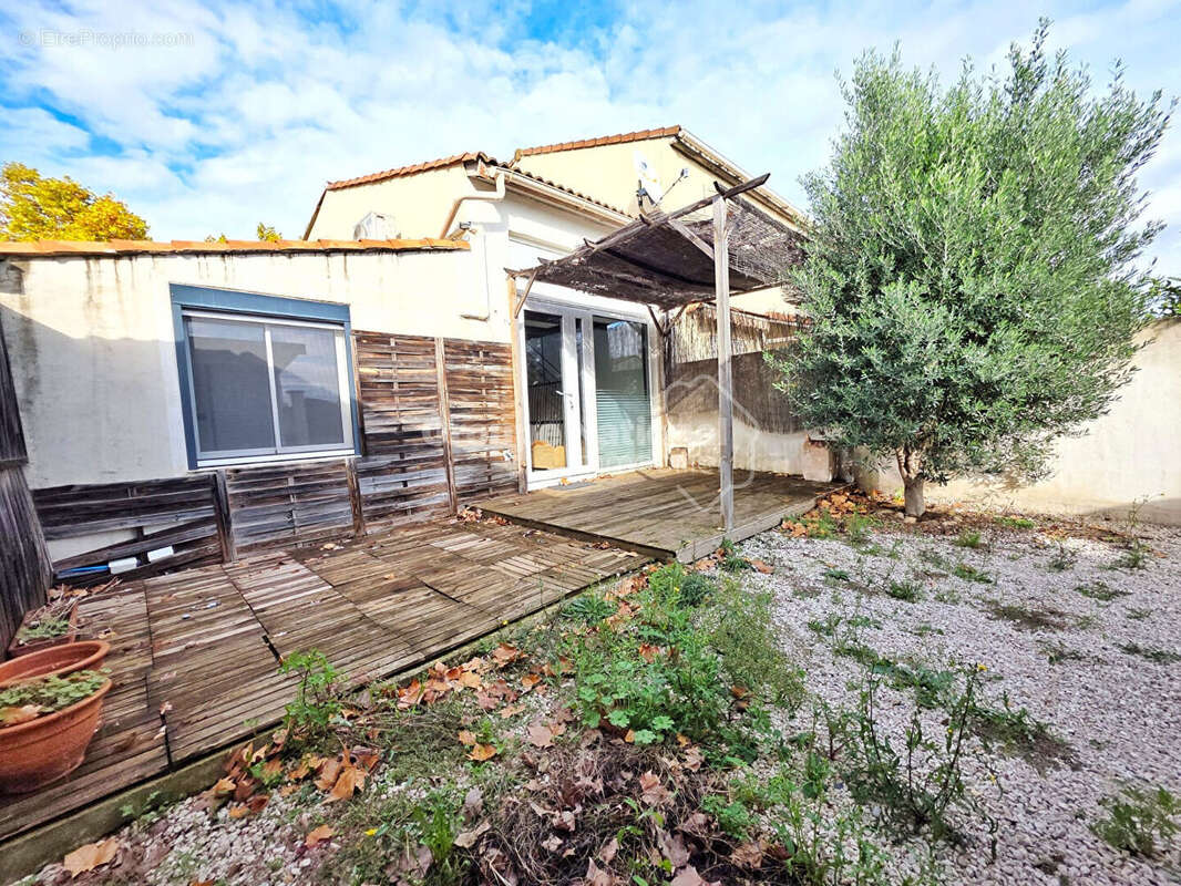 Maison à SAINT-MARTIN-DE-CRAU