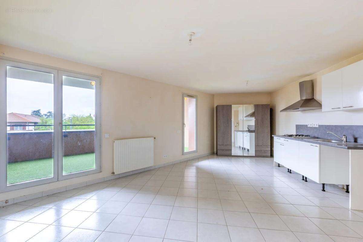 Appartement à RILLIEUX-LA-PAPE
