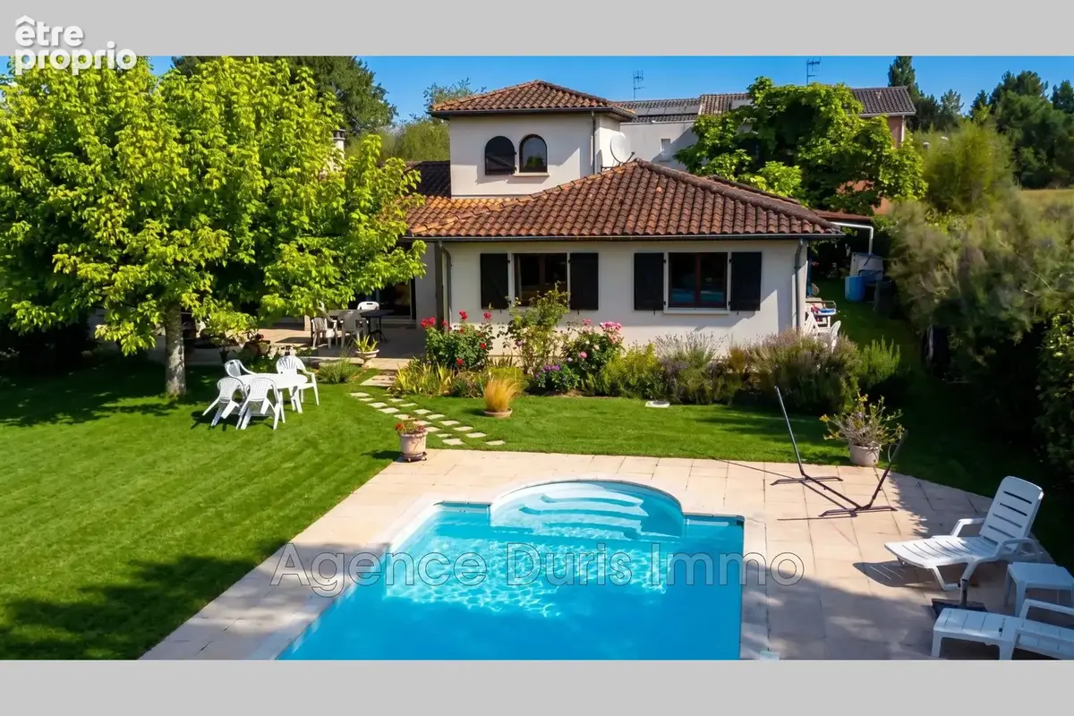 Maison 7 pièces 154 m² à vendre à Le Taillan-Medoc (33320) - photo 2