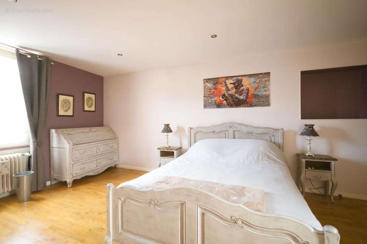 Maison à MORAINVILLIERS