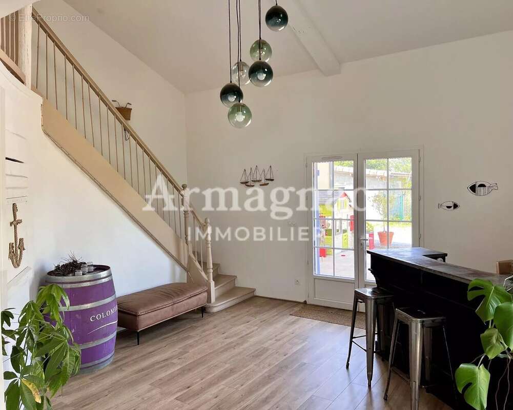 Maison à VIC-FEZENSAC