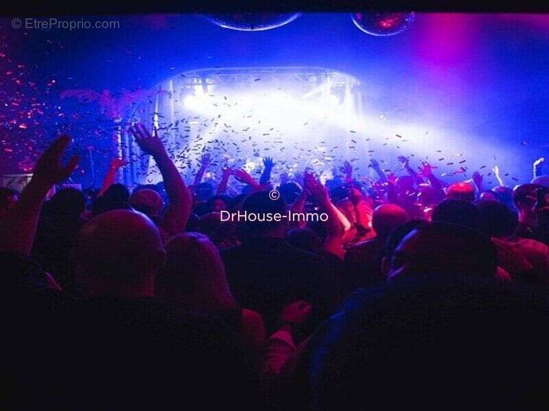 Commerce à SAINT-LAURENT-DU-VAR