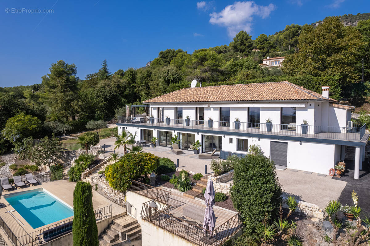 Maison à TOURRETTES-SUR-LOUP