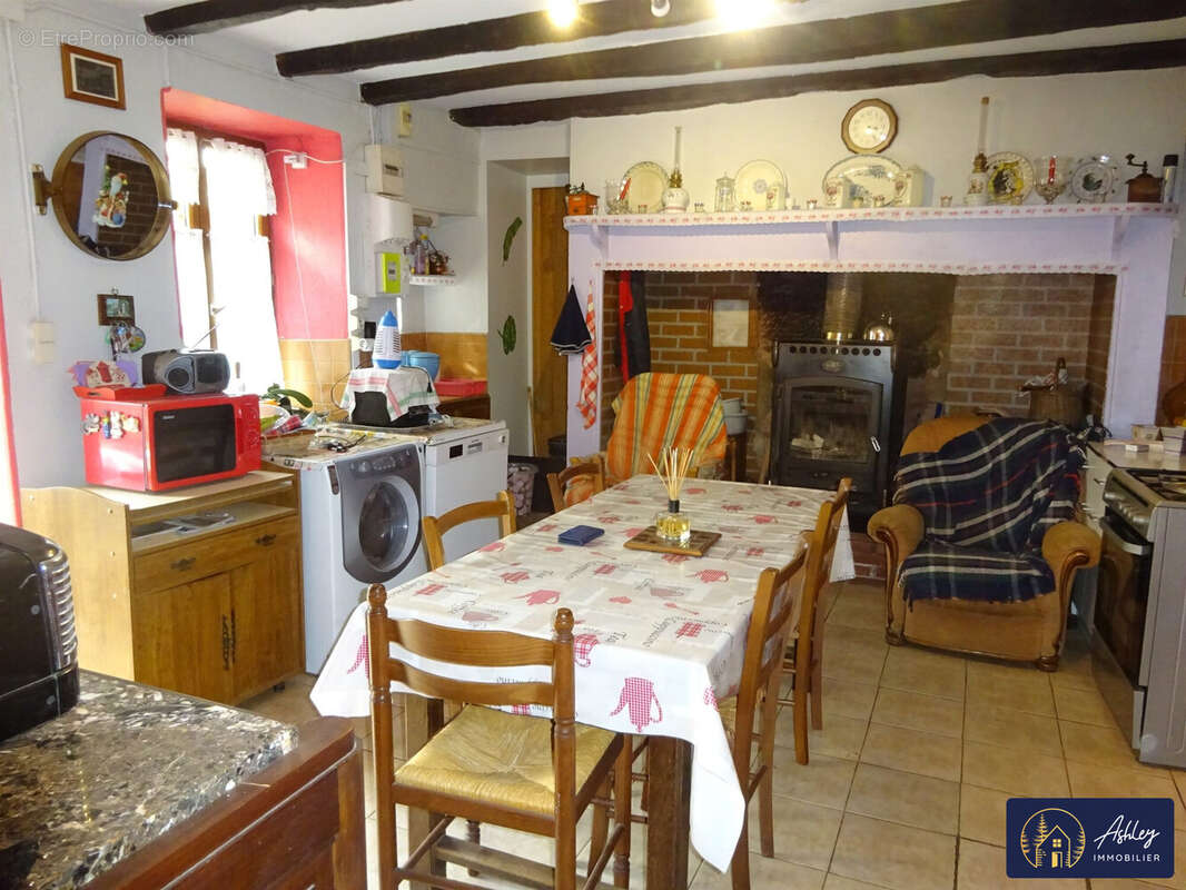 Maison 100 m² à Villac  - photo 2