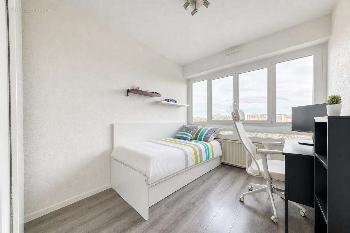 Lyon 8e, Appart T4 lumineux avec garage - photo 13